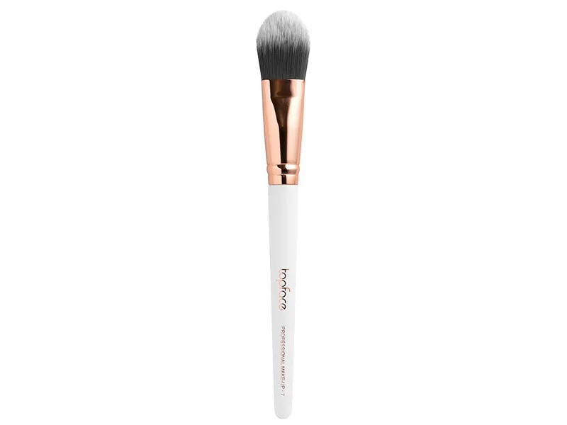TopFace - Flat brush for foundations F07 - מברשת שטוחה ליסודות - F07