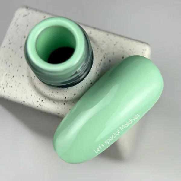 NAILSOFTHEDAY - Let's special gel polish, spring 2025 - 239 Maldives теплий мʼятно-зелений гель–лак для нігтів, що перекриває в один шар, 10 мл - Image 2
